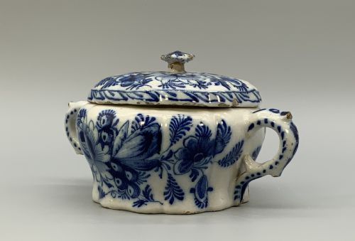 ENGLISH DELFT POSSET POT 17THCENTURY BLUE AND WHITE FLORAL FAIENCE CIRCA 1690 - ADDITIONAL PHOTO 3
