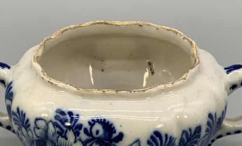 ENGLISH DELFT POSSET POT 17THCENTURY BLUE AND WHITE FLORAL FAIENCE CIRCA 1690 - ADDITIONAL PHOTO 10
