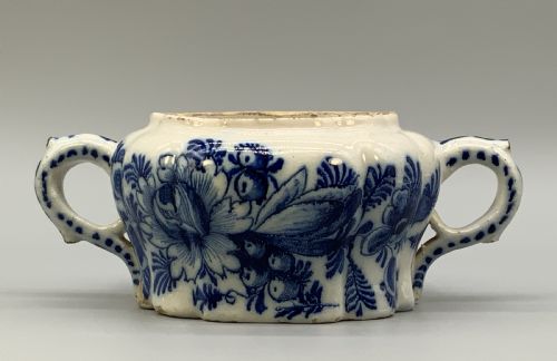 ENGLISH DELFT POSSET POT 17THCENTURY BLUE AND WHITE FLORAL FAIENCE CIRCA 1690 - ADDITIONAL PHOTO 13