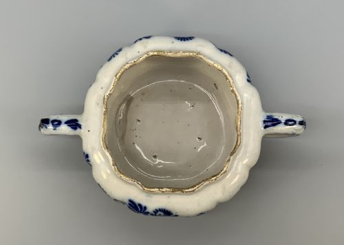 ENGLISH DELFT POSSET POT 17THCENTURY BLUE AND WHITE FLORAL FAIENCE CIRCA 1690 - ADDITIONAL PHOTO 14