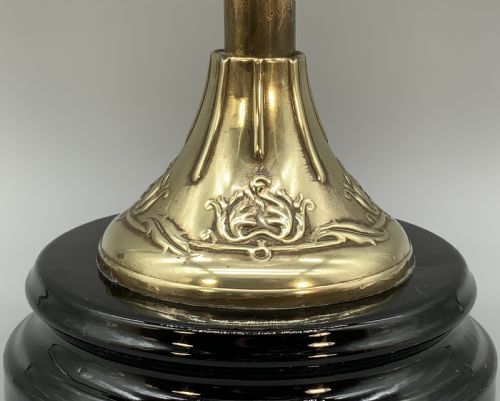TALL ARTNOUVEAU TABLE OIL LAMP TWINBURNING HANDBLOWN SHADE BRASS AND CERAMIC - ADDITIONAL PHOTO 10