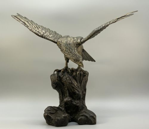Japanese Meiji Period Bronze Eagle Hawk Sculpture – Large Antique Okimono