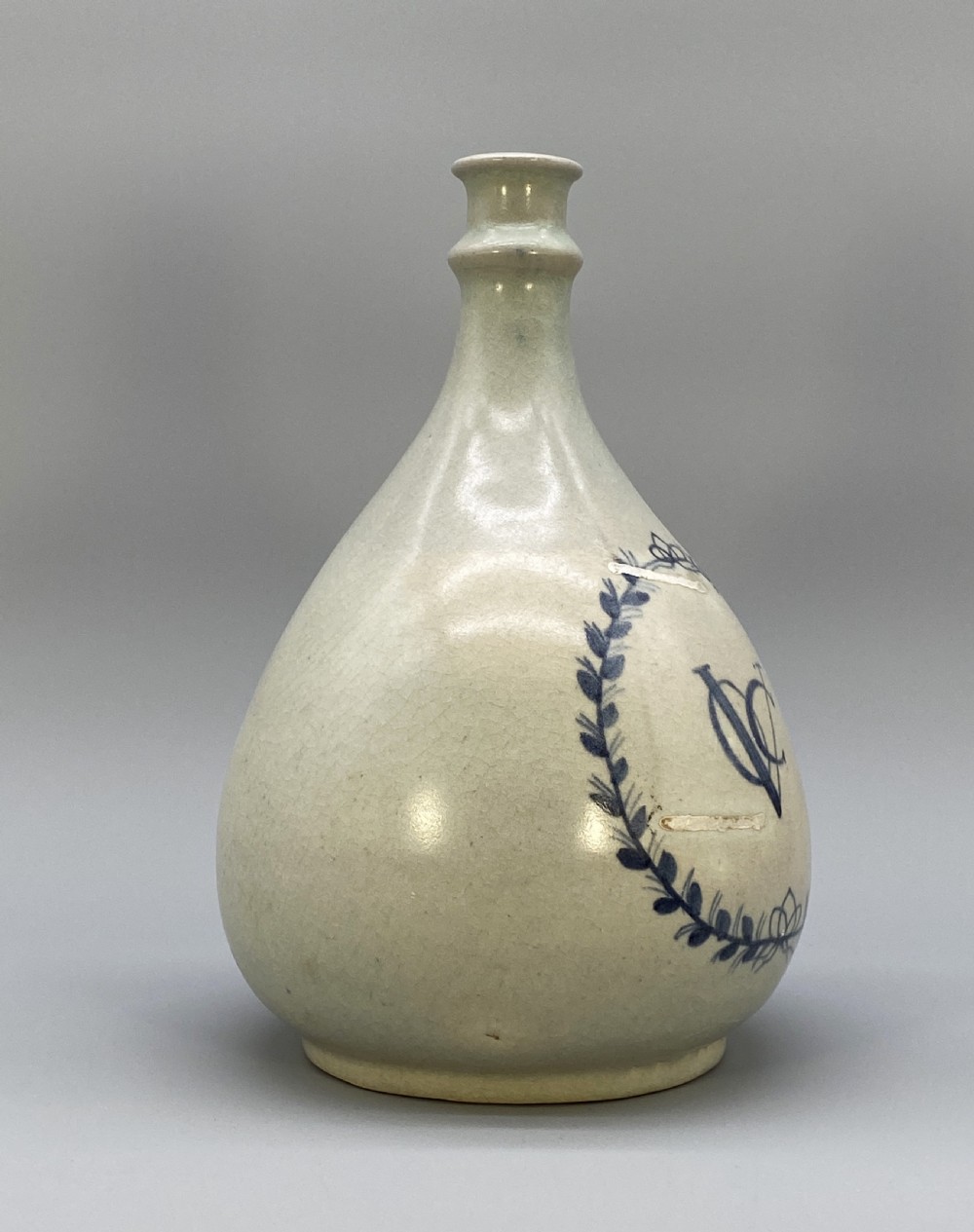 LARGE, RARE c. 1740 JAPANESE EDO PERIOD (VOC) DUTCH EAST INDIA CO. BOTTLE JAR View IV