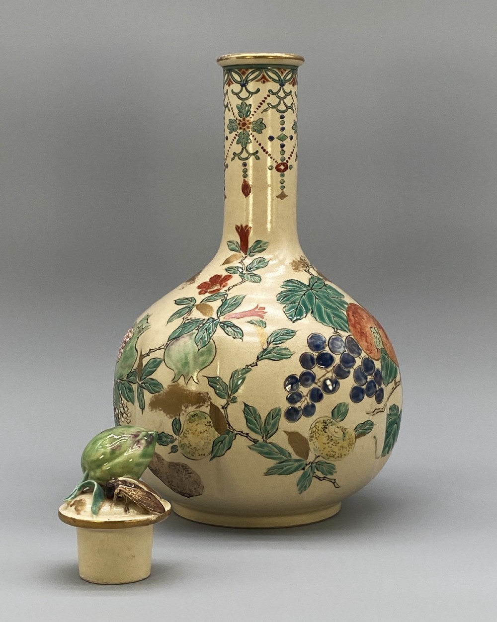 c. 1900 JAPANESE MEIJI PERIOD FLUTED AWATA SATSUMA BOTTLE VASE Inc. CRICKET LID