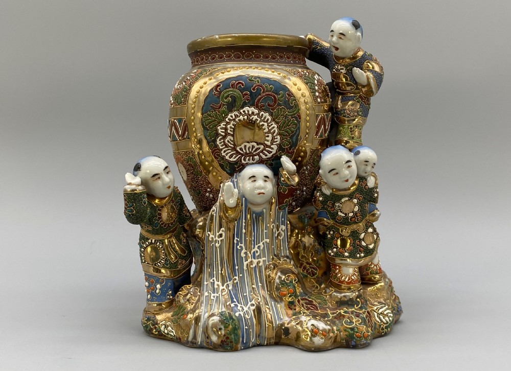 Superb c. 1900 Antique Japanese Meiji Period Porcelain Figural Vase Brush Pot