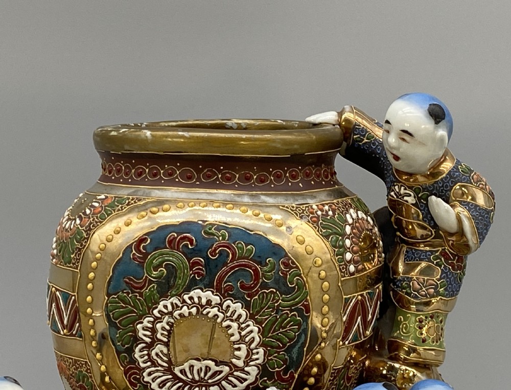 Superb c. 1900 Antique Japanese Meiji Period Porcelain Figural Vase Brush Pot View X