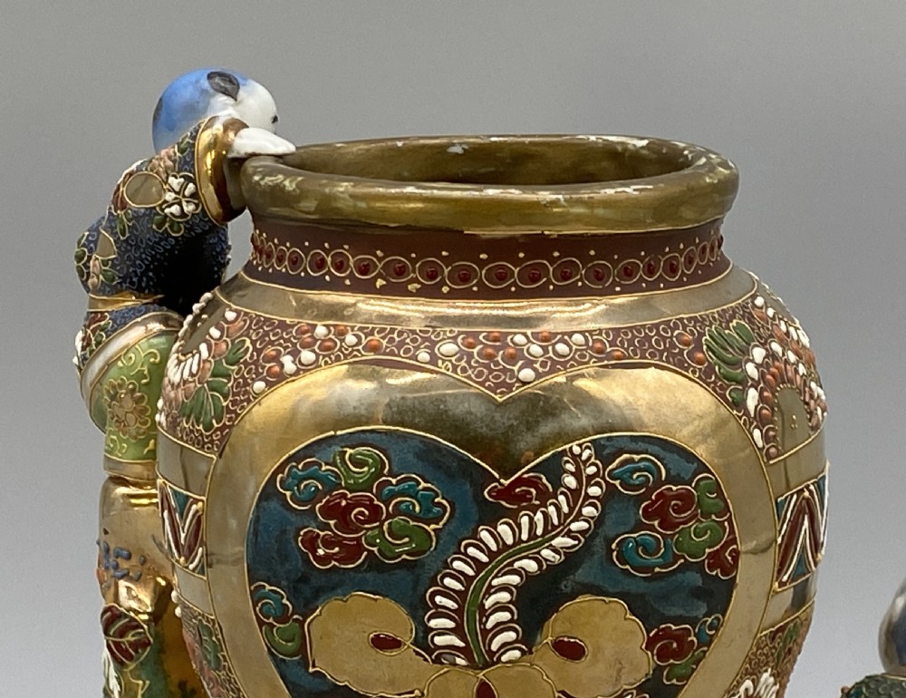 Superb c. 1900 Antique Japanese Meiji Period Porcelain Figural Vase Brush Pot View XIV