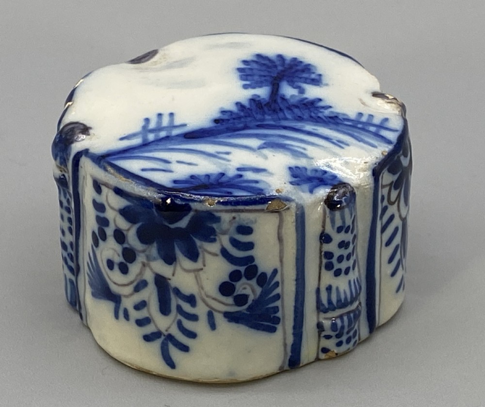 c. 1770 Dutch Delft Tea Caddy Canister with Lid - Blue and White Chinoiserie View X