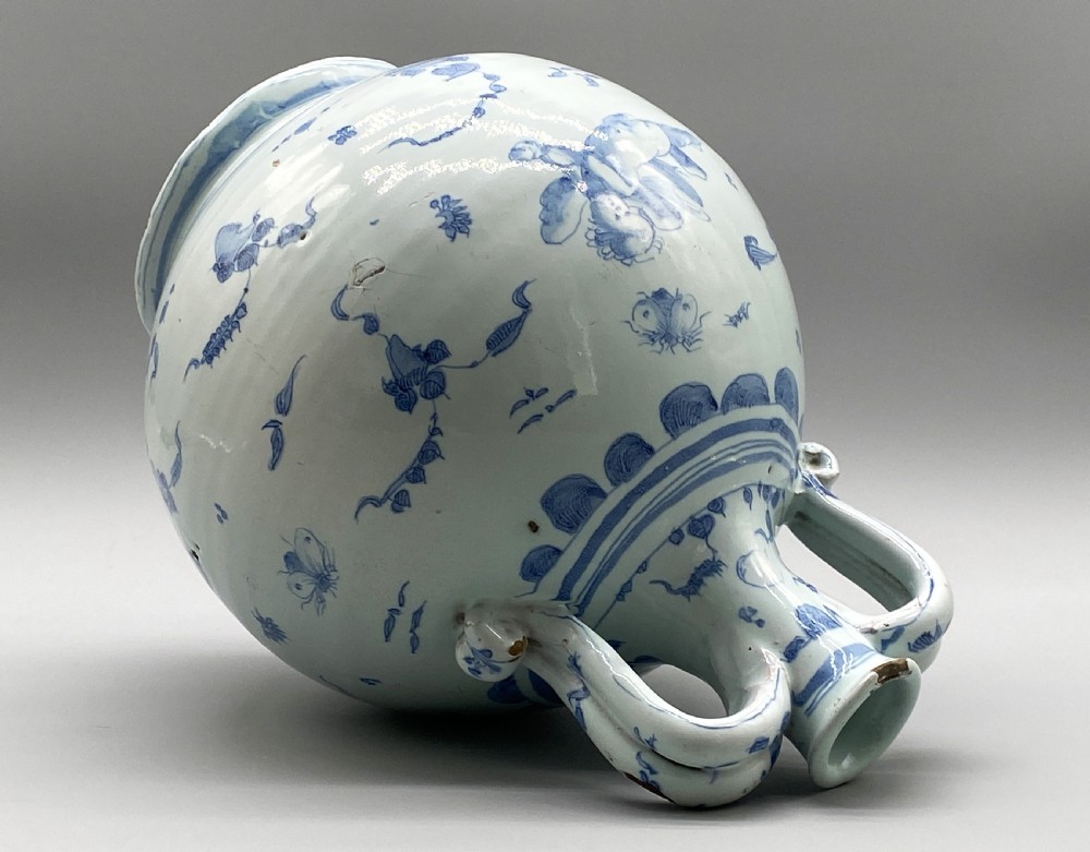Museum Quality 17th-Century Italian Savona Majolica Bottle Vase Blue and White View VIII