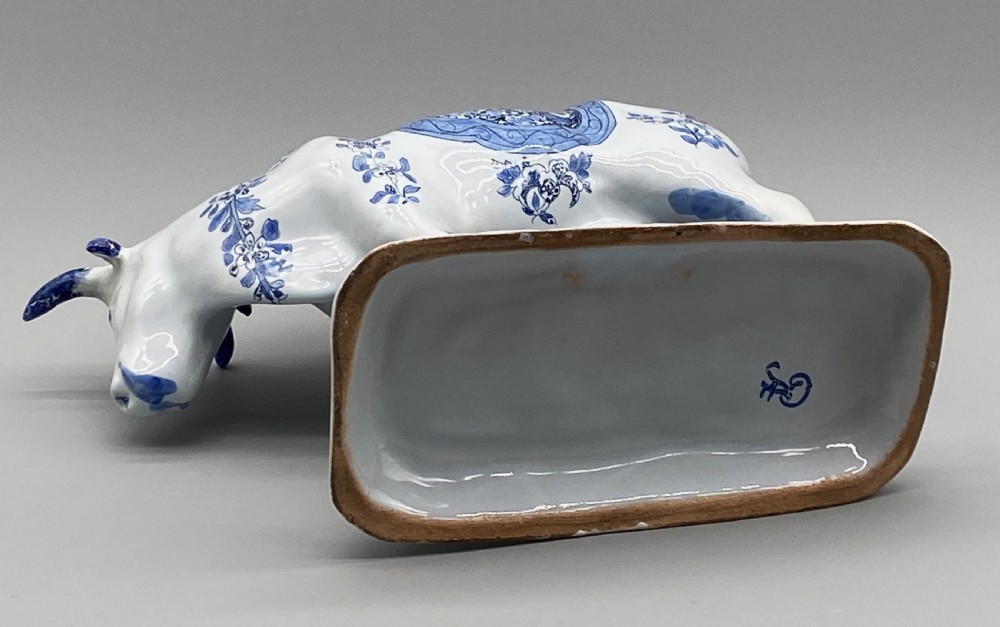 Circa 1900 Dutch Delft Blue & White Chinoiserie Faience Cow  View XVII