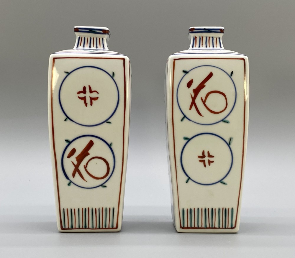 Stunning Pair of Signed Japanese Tomimoto Kenkichi (1886–1963) Square Porcelain Vases View II