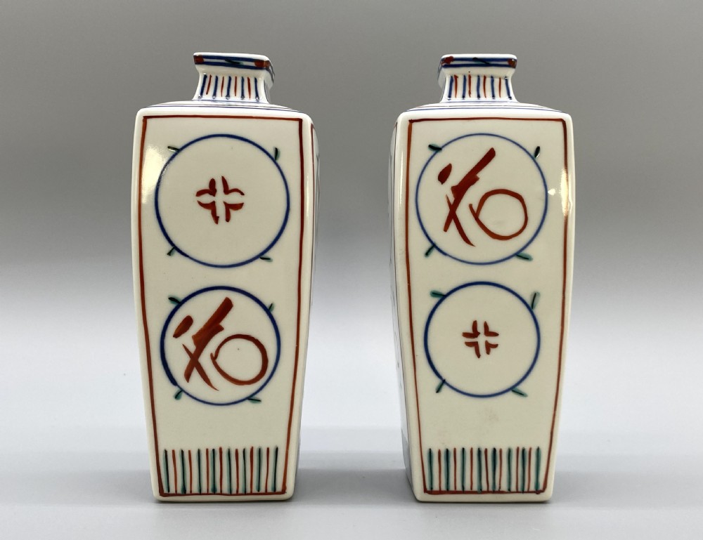Stunning Pair of Signed Japanese Tomimoto Kenkichi (1886–1963) Square Porcelain Vases View IV