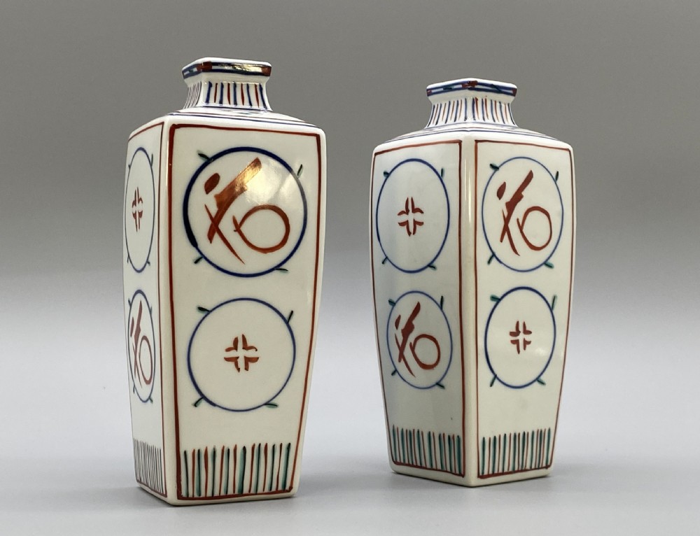 Stunning Pair of Signed Japanese Tomimoto Kenkichi (1886–1963) Square Porcelain Vases View V