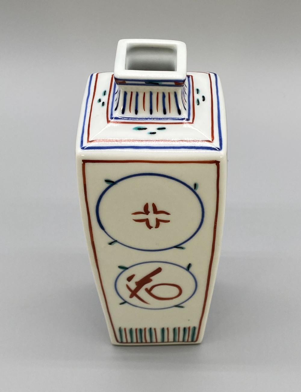 Stunning Pair of Signed Japanese Tomimoto Kenkichi (1886–1963) Square Porcelain Vases View VI
