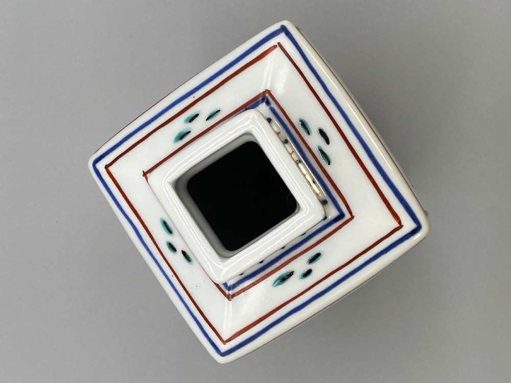 Stunning Pair of Signed Japanese Tomimoto Kenkichi (1886–1963) Square Porcelain Vases View IX