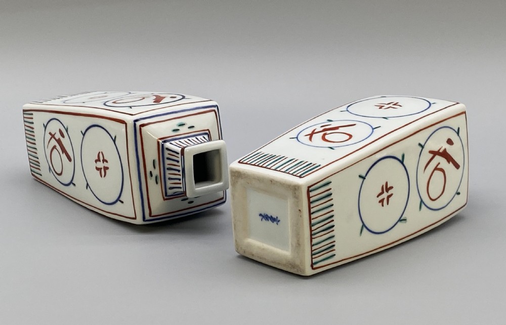 Stunning Pair of Signed Japanese Tomimoto Kenkichi (1886–1963) Square Porcelain Vases View XIII