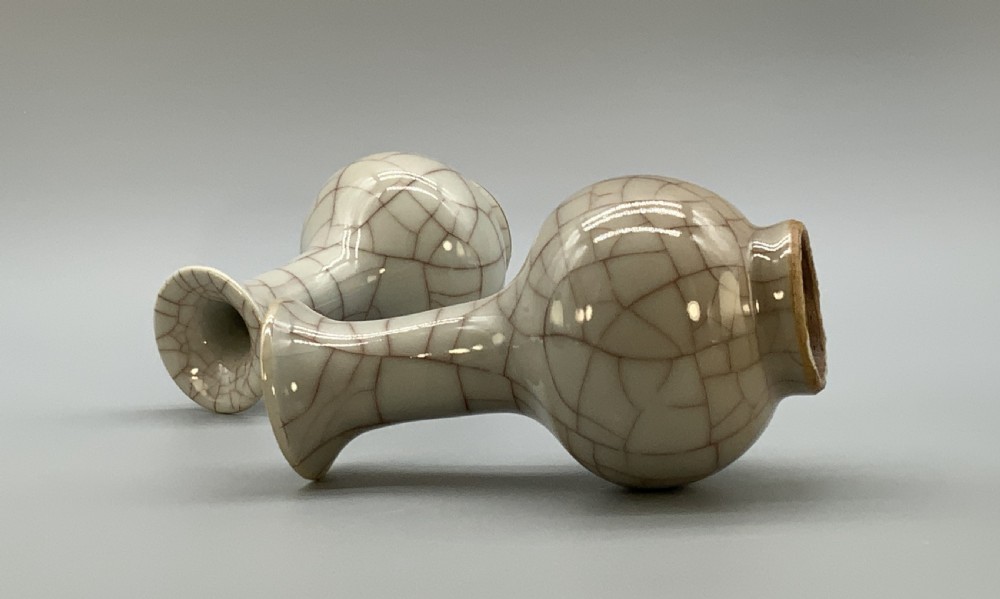 Fine Pair 19th-Century Chinese Ge-Type Crackle Glaze Bottle Vases View VIII