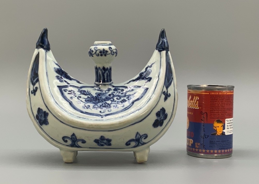 A Rare 16th-17thC Chinese Blue & White Porcelain Crescent-Shaped Pilgrim Flask View II