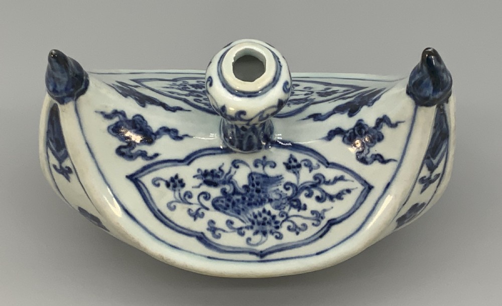 A Rare 16th-17thC Chinese Blue & White Porcelain Crescent-Shaped Pilgrim Flask View XIII