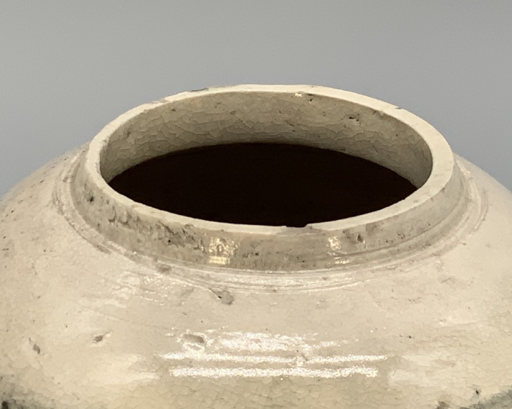 Original 17th-Century Chinese Ming Dynasty Provincial Pottery Ginger Jar (Guan) View IX