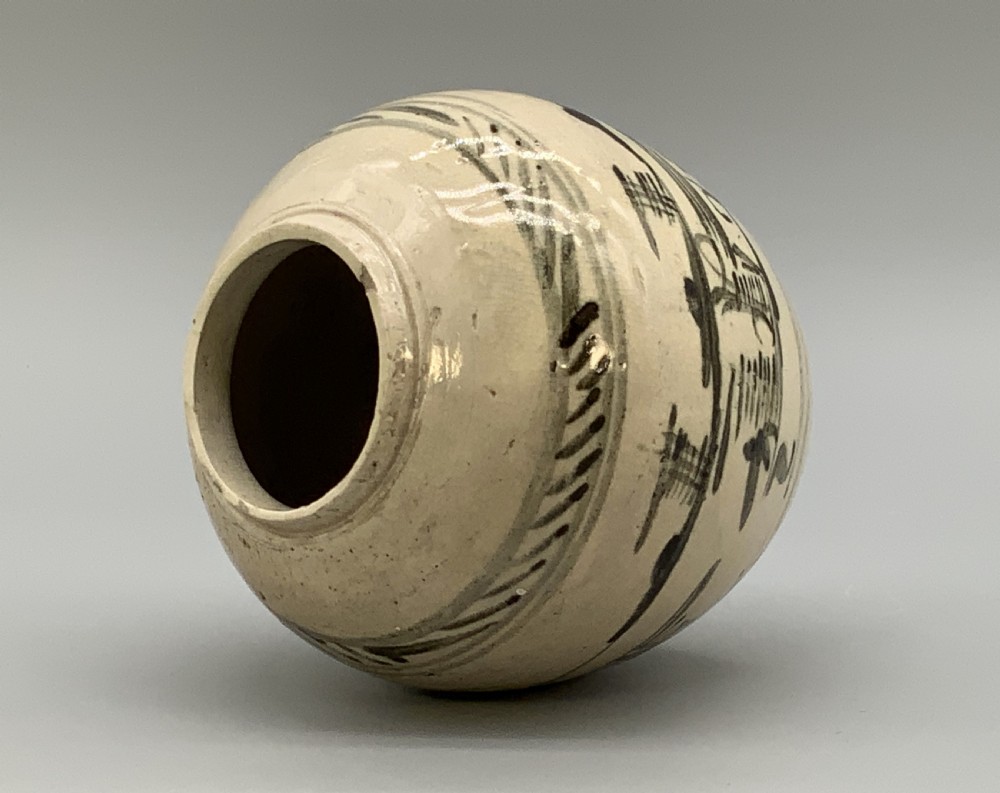 Original 17th-Century Chinese Ming Dynasty Provincial Pottery Ginger Jar (Guan) View X