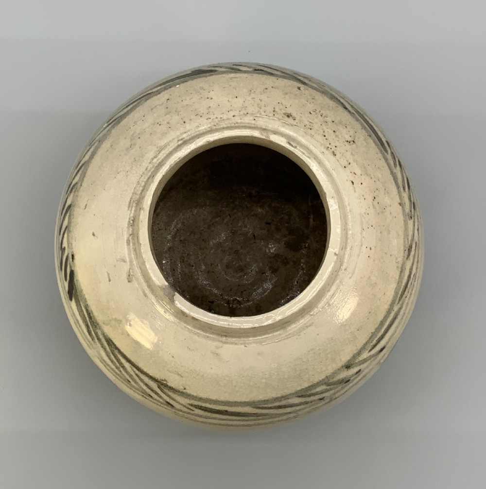 Original 17th-Century Chinese Ming Dynasty Provincial Pottery Ginger Jar (Guan) View XIII