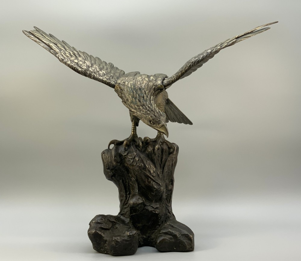 Japanese Meiji Period Bronze Eagle Hawk Sculpture – Large Antique Okimono