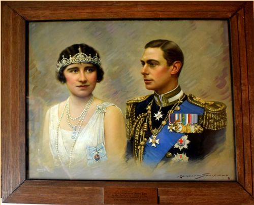 fig 2. An oil portrait painting depicting King George VI in military regalia alongside Queen Elizabeth wearing a tiara and pearl necklaces.