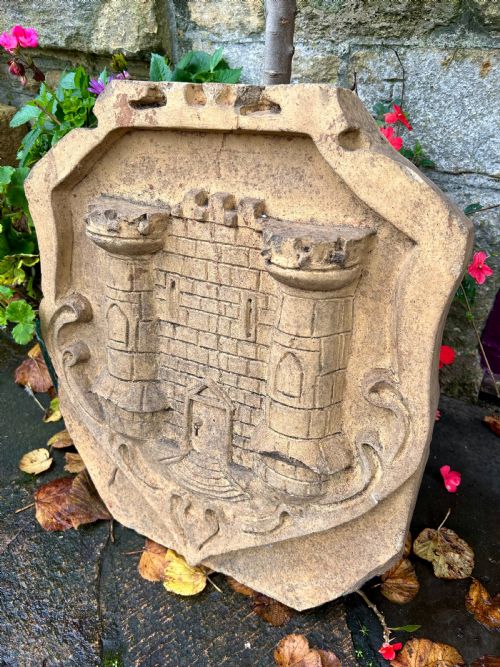 ARMORIAL PLAQUE - ADDITIONAL PHOTO 1