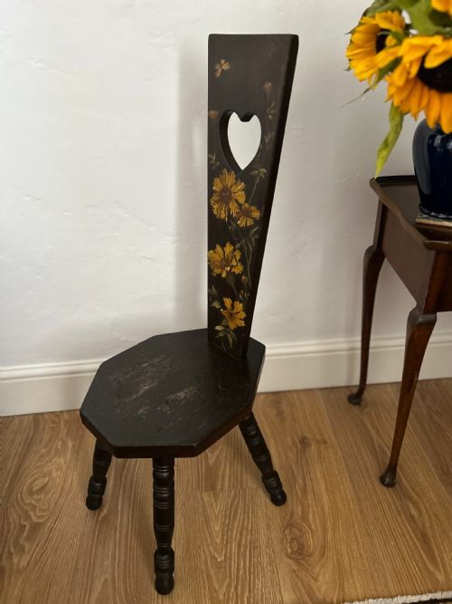 HAND PAINTED WELSH SPINNING CHAIR - ADDITIONAL PHOTO 2