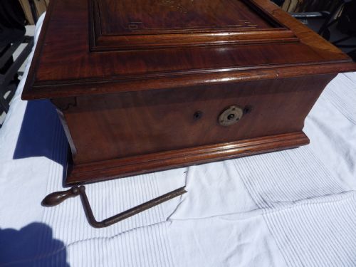 POLYPHON IN SOLID WALNUT MOVEMENT RESTORED WITH 30 DISKSRECORDS - ADDITIONAL PHOTO 2