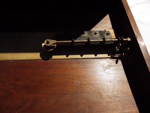 POLYPHON IN SOLID WALNUT MOVEMENT RESTORED WITH 30 DISKSRECORDS - ADDITIONAL PHOTO 5