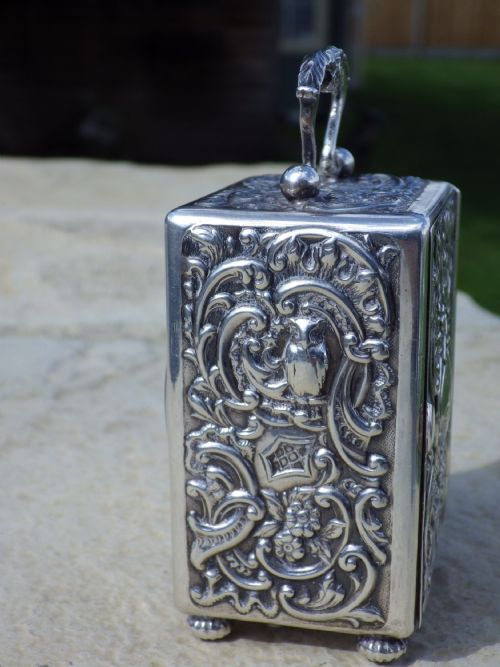 SOLID SILVER ROCCO MINIATURE CARRIAGE CLOCK BY WILLIAM COMYNS 1901 LONDON FULLY RESTORED MOVEMENT - ADDITIONAL PHOTO 1