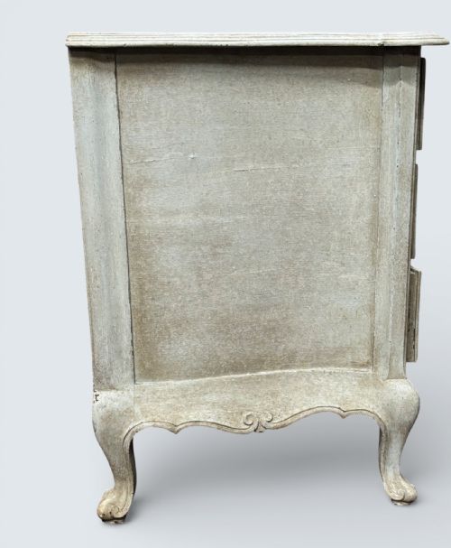 SMALL FRENCH DECORATIVE PAINTED COMMODE - ADDITIONAL PHOTO 3