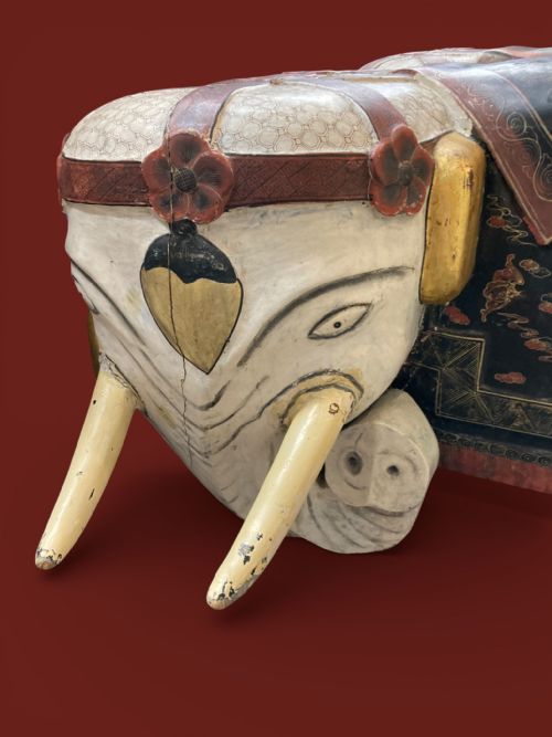 DECORATIVE ASIAN ELEPHANT SEATS SCULPTED BODY AND TUSKS IN WOOD - ADDITIONAL PHOTO 4