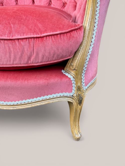 PAIR OF FRENCH FAUTEUILS IN CORAL VELVET - ADDITIONAL PHOTO 4