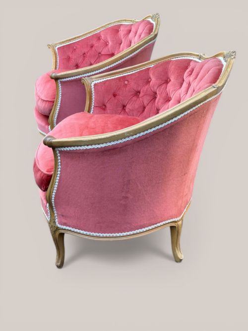 PAIR OF FRENCH FAUTEUILS IN CORAL VELVET - ADDITIONAL PHOTO 5