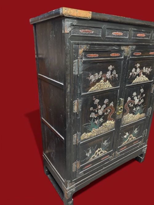 KOREAN PAINTED CHEST IN ORIGINAL CONDITION - ADDITIONAL PHOTO 2