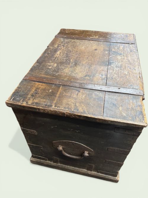 CAMPAIGN CHEST FROM THE BOER WAR 69TH REGIMENT - ADDITIONAL PHOTO 2