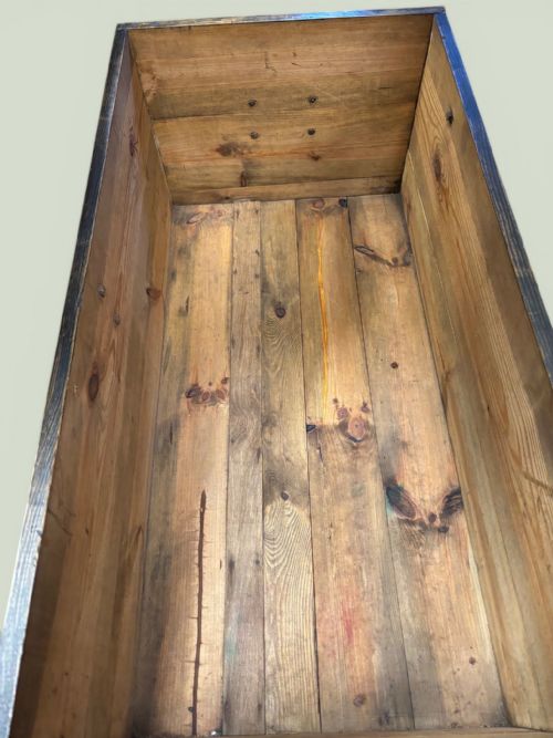 19TH CENTURY LARGE IRON BOUND CHEST - ADDITIONAL PHOTO 3