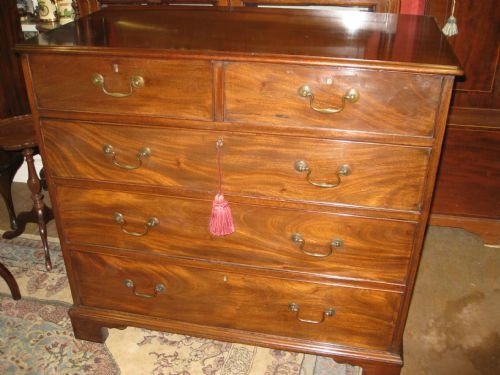 Georgian Mahogany Chest of Drawers