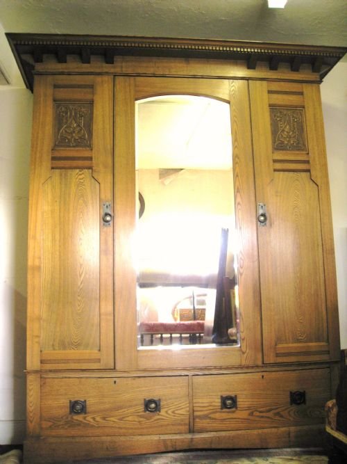 Large Oak Arts & Crafts Wardrobe