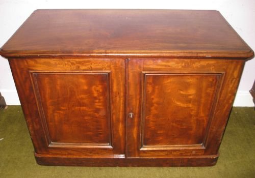 Mahogany Side Cabinet / Chest Cabinet