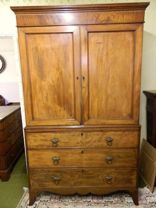 Georgian Mahogany Linen Press