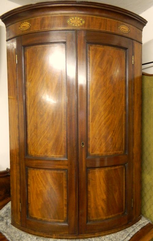 Georgian Mahogany Corner Cupboard