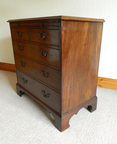 fig 1. georgian mahogany bachelors chest of drawers