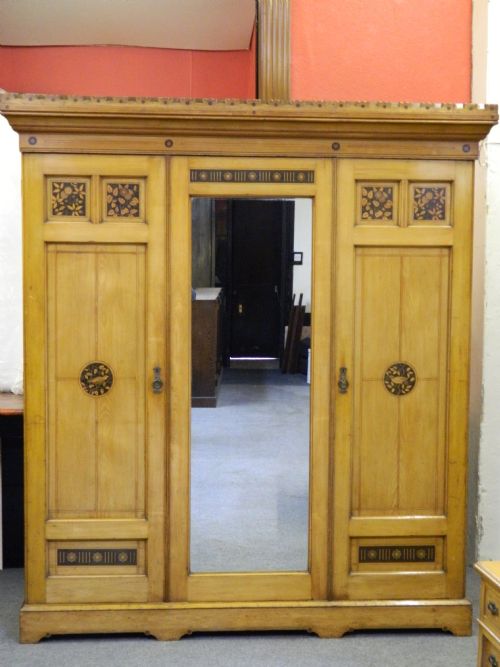 Aesthetic / Arts & Crafts Bedroom Suite
