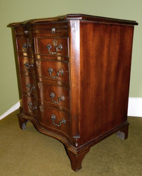 Small Mahogany Serpentine Chest of Drawers