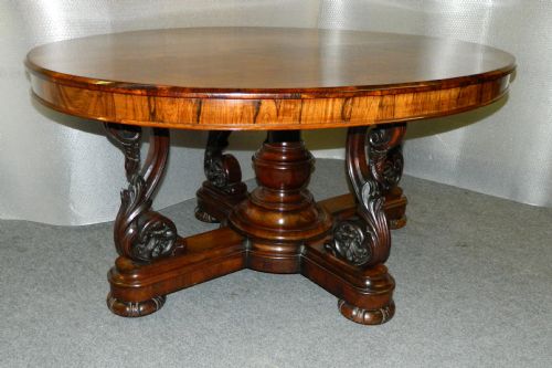 Fine Quality Rosewood Centre Table
