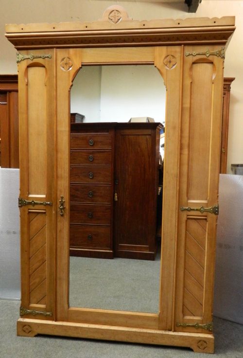 Aesthetic / Arts & Crafts Wardrobe